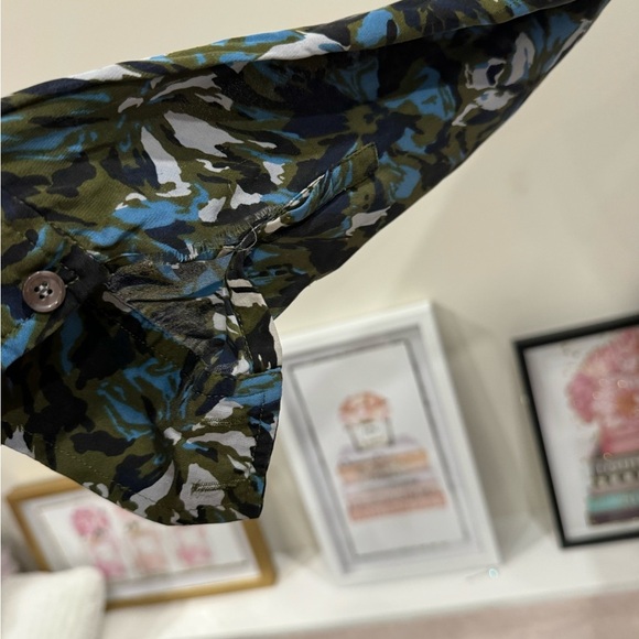 Veronica Beard Georgina Button
Front Silk Dress Green Knee Length
8 Pattern Sz 6 - Picture 11 of 11